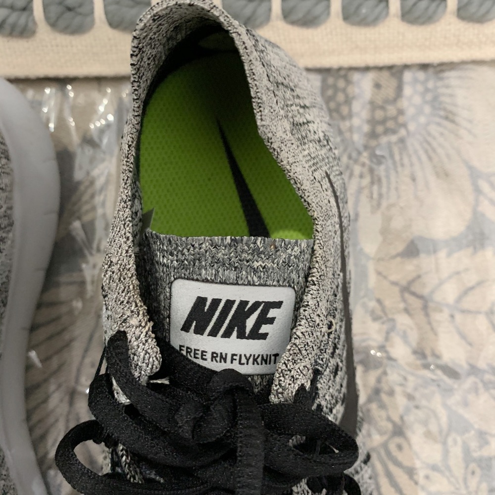Nike Wmns Free RN Flyknit Running Sneakers